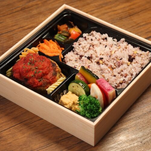 【ヴィーガン】自家製大豆ミートハンバーグ　ラタトゥイユトマトソース